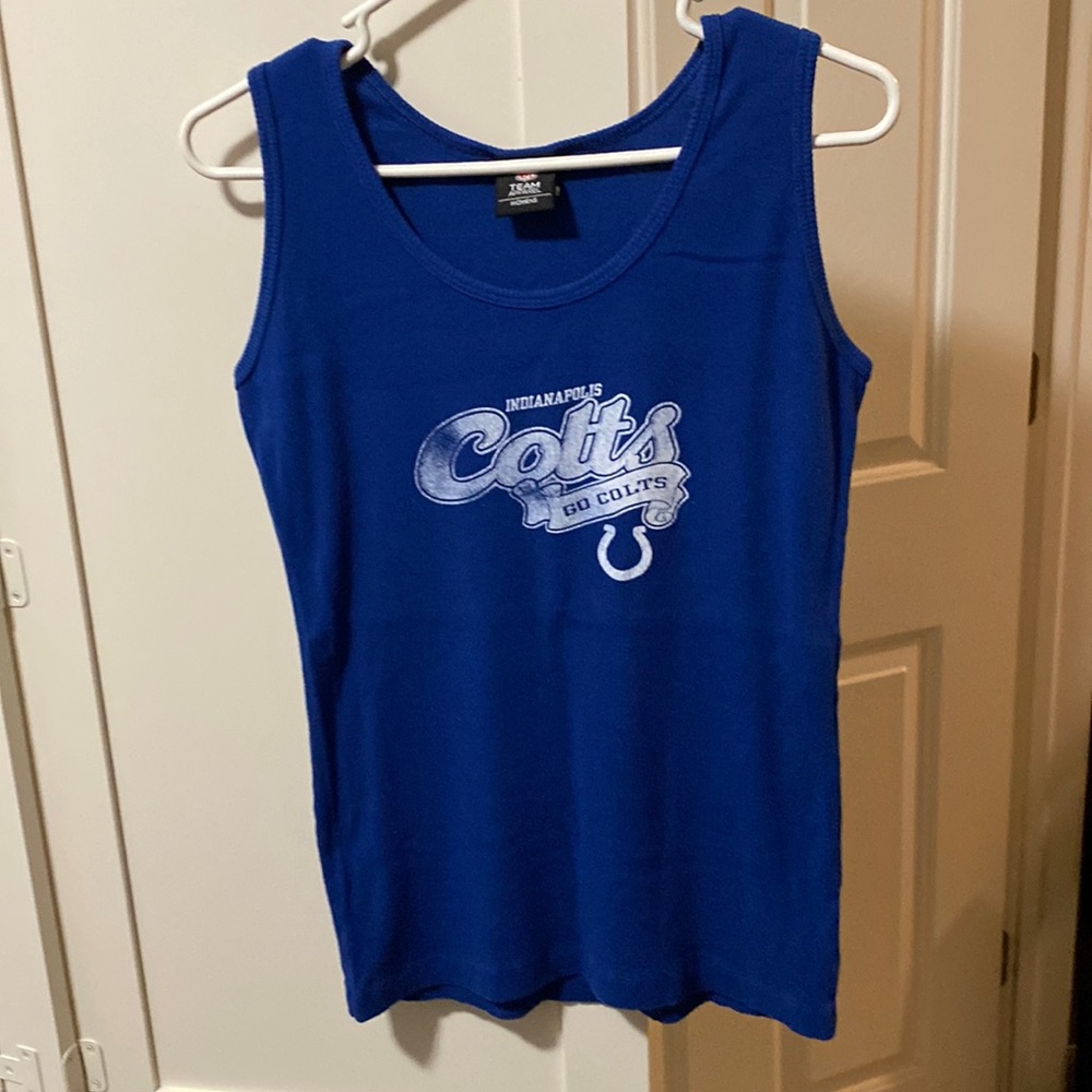 Women’s Colts distressed tank. Size XL